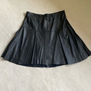 HALSTON HERITAGE BLACK LEATHER SKIRT size 8